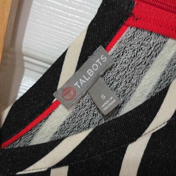 T by Talbots Casual B/W Striped shift dress with exposed red zipper - Picture 6 of 9